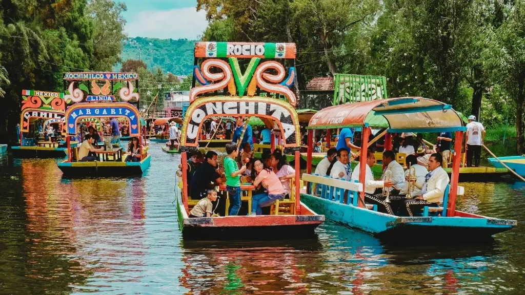what animals live in lake xochimilco