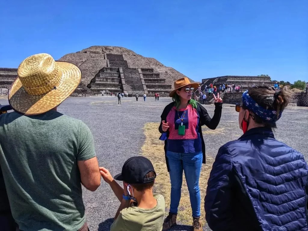What Is the Relationship Between Teotihuacan and Tenochtitlan